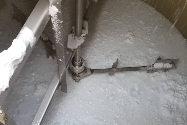 Generating ice
